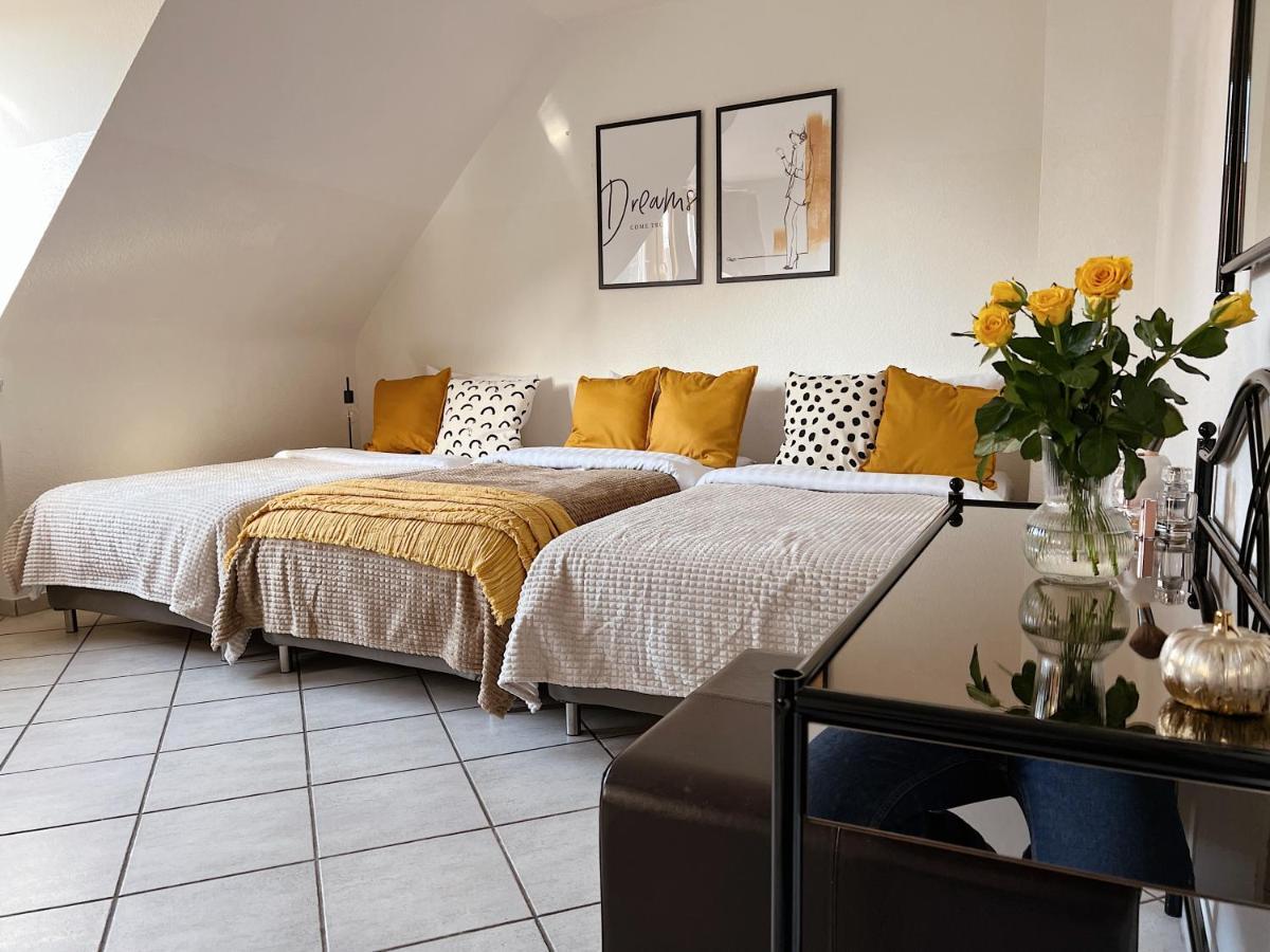 Old Town Apartment *